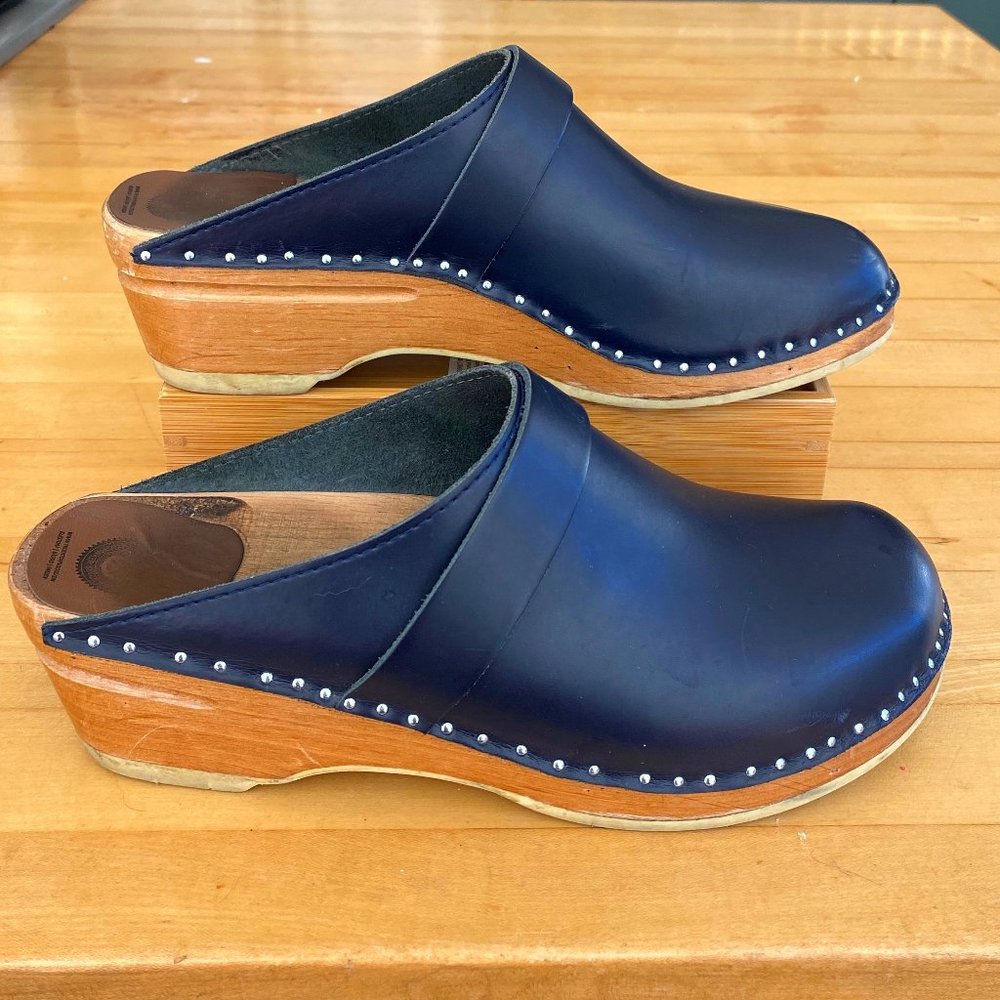 Troentorp Wooden/Leather Navy Clogs size 40
